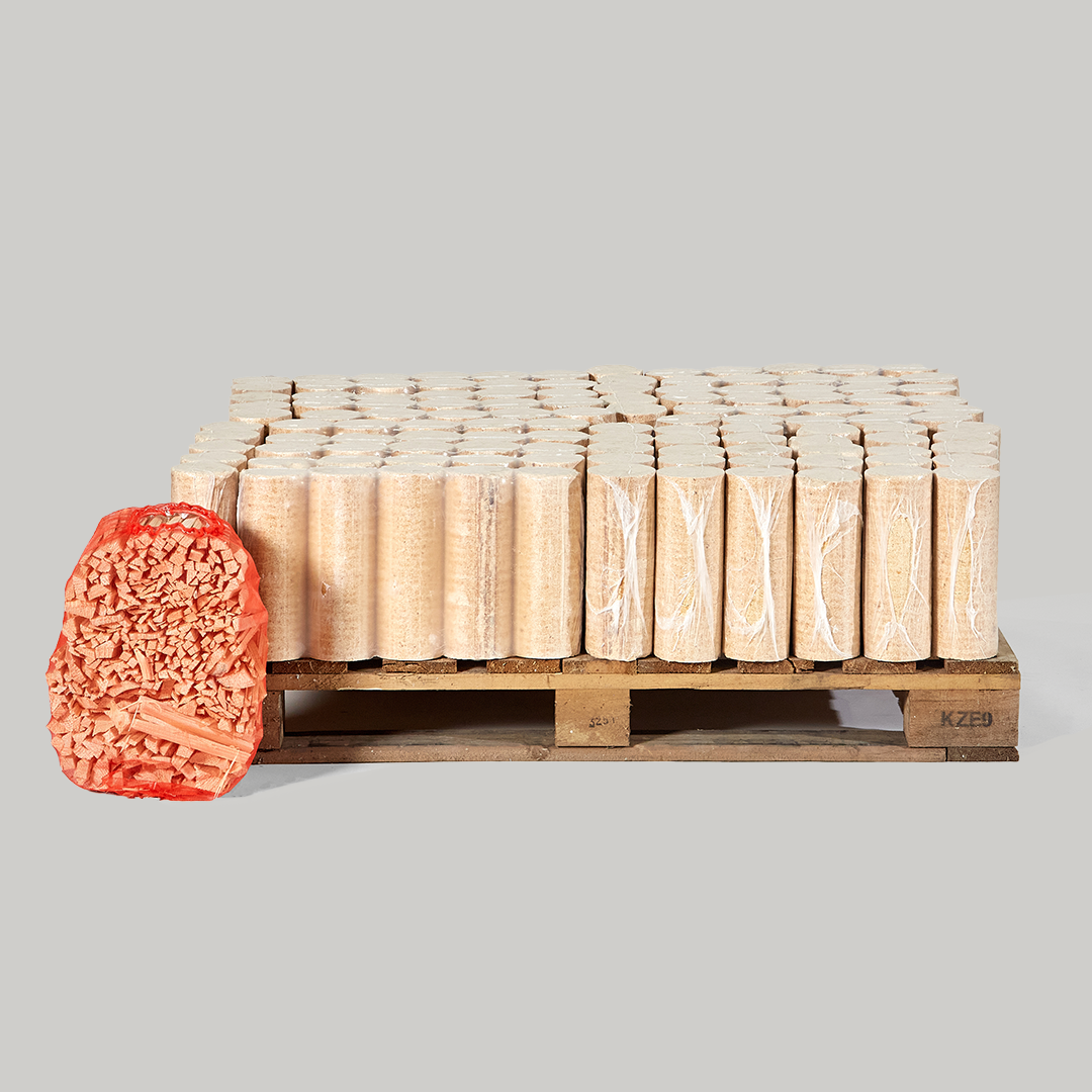 Hotties XL Quarter Pallet bundle with 2 Kindling bags.